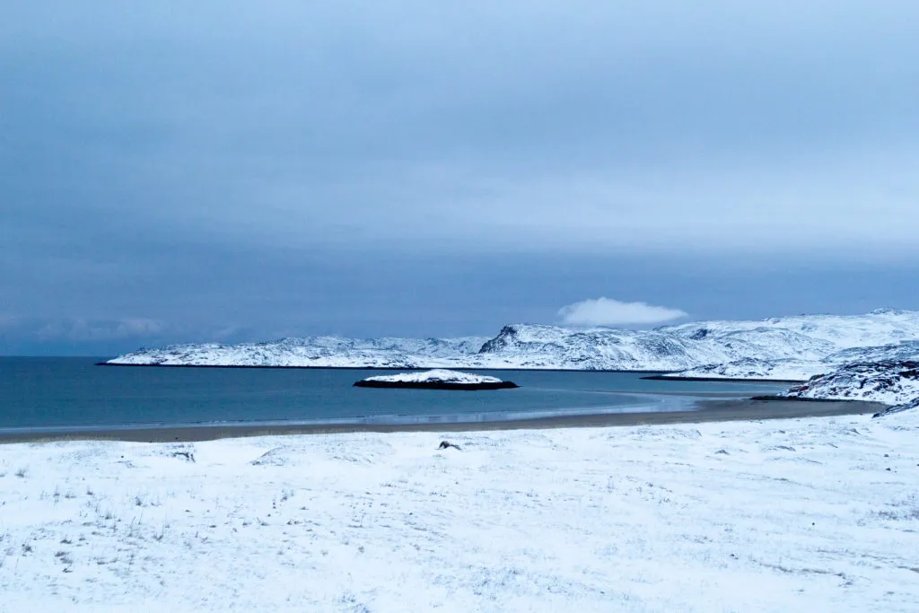 Баренцево море, пляж в Териберке