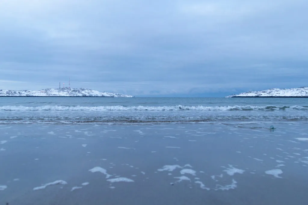 Баренцево море, пляж в Териберке